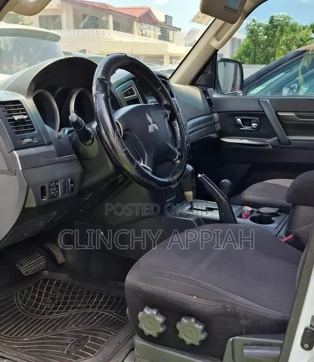 Mitsubishi Pajero 2017 White · Photo 1