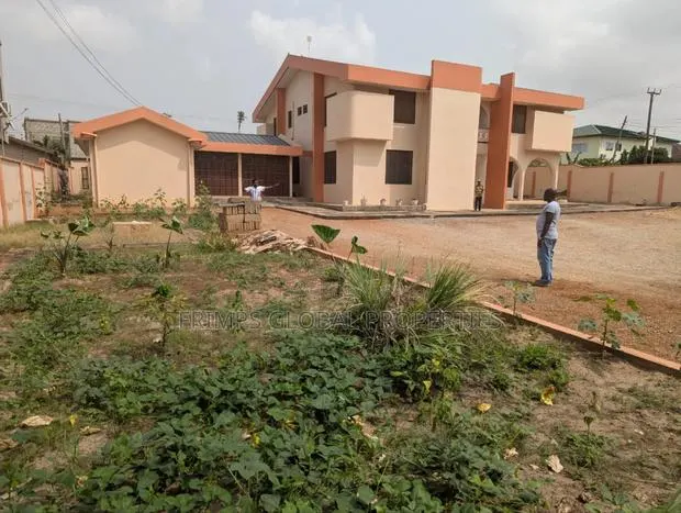 6bdrm House in North Legon for sale · Photo 1