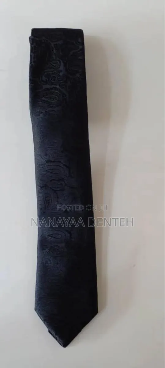 Flying Tie · Photo 1