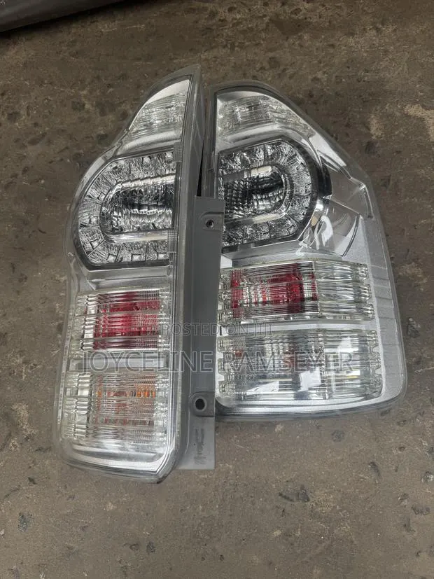 Toyota Voxy Back Light · Photo 1