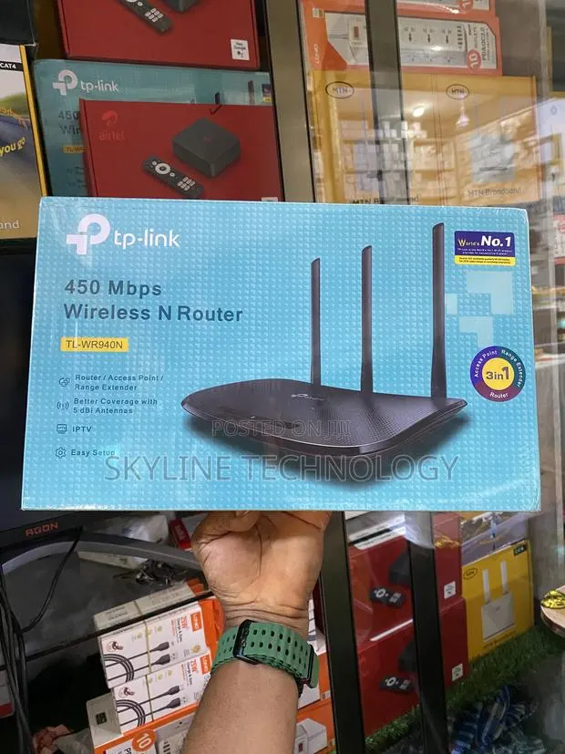 Tp Link High Speed Wifi Extender / Access Point. · Photo 1