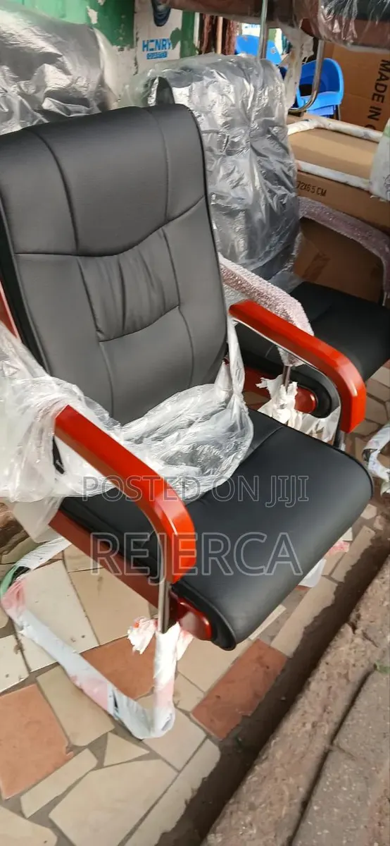 Auditorium Chair · Photo 1