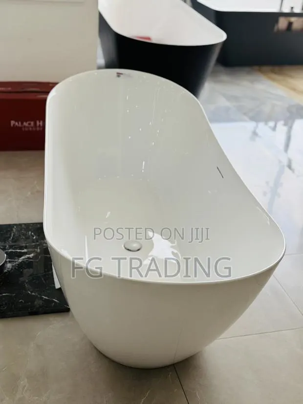 Rosy Bathtub - Durable Stand Bathtub · Photo 1