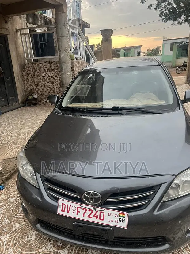 Toyota Corolla L 4dr Sedan (1.8L 4cyl 5M) 2012 Gray