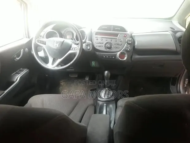 Honda Fit 2013 Gray · Photo 1