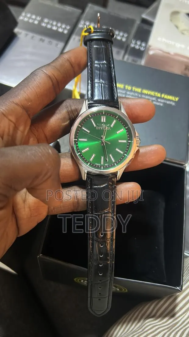 Invicta Leather Watch · Photo 1