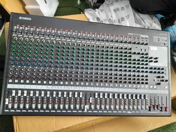 Yamaha Mgp32x 32 Channel Mixer · Photo 1
