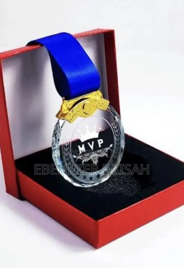 Glass Medal With Branding · Photo 1