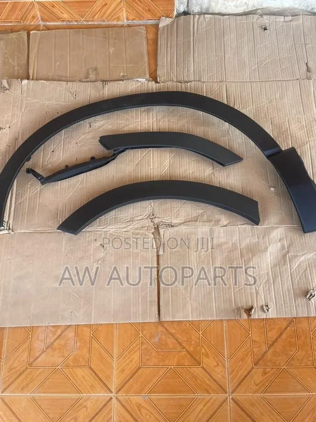 Honda CRV 2023 Fender Moulding · Photo 1