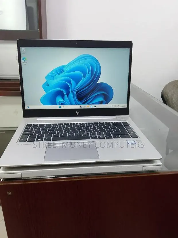 Laptop HP EliteBook 840 G5 8GB Intel Core I5 SSD 256GB · Photo 1