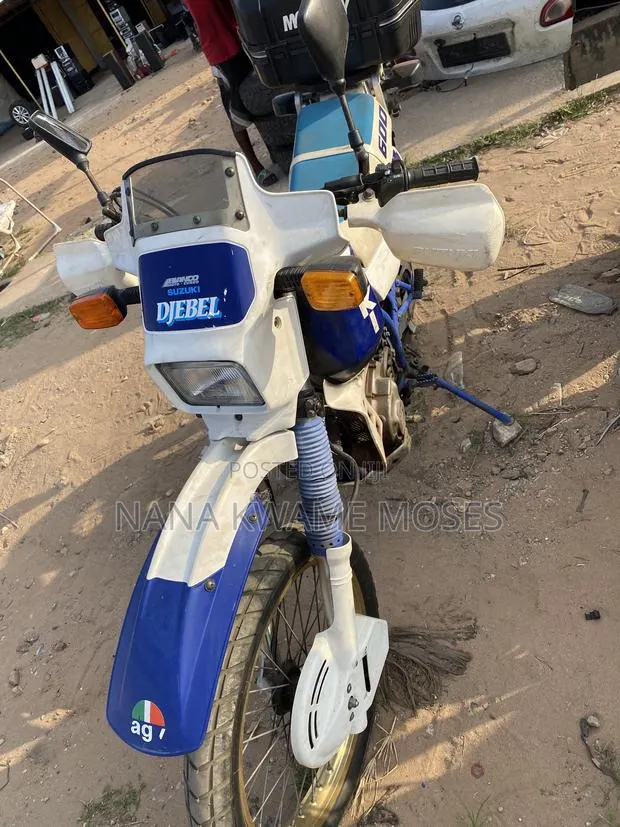 Suzuki 2008 White · Photo 1