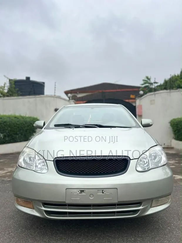 Toyota Corolla Altis 2013 Gold · Photo 1