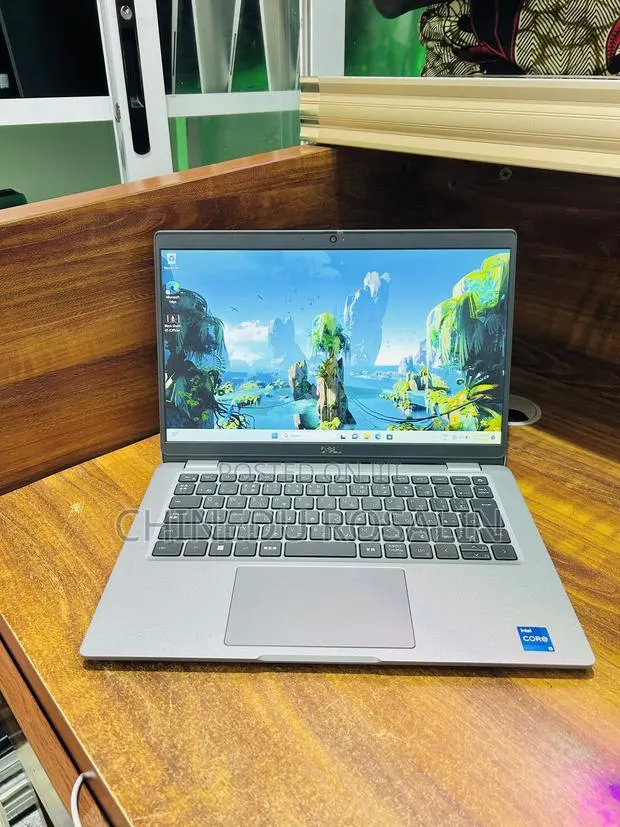 Laptop Dell Latitude 5330 16GB Intel Core i5 SSD 256GB · Photo 1