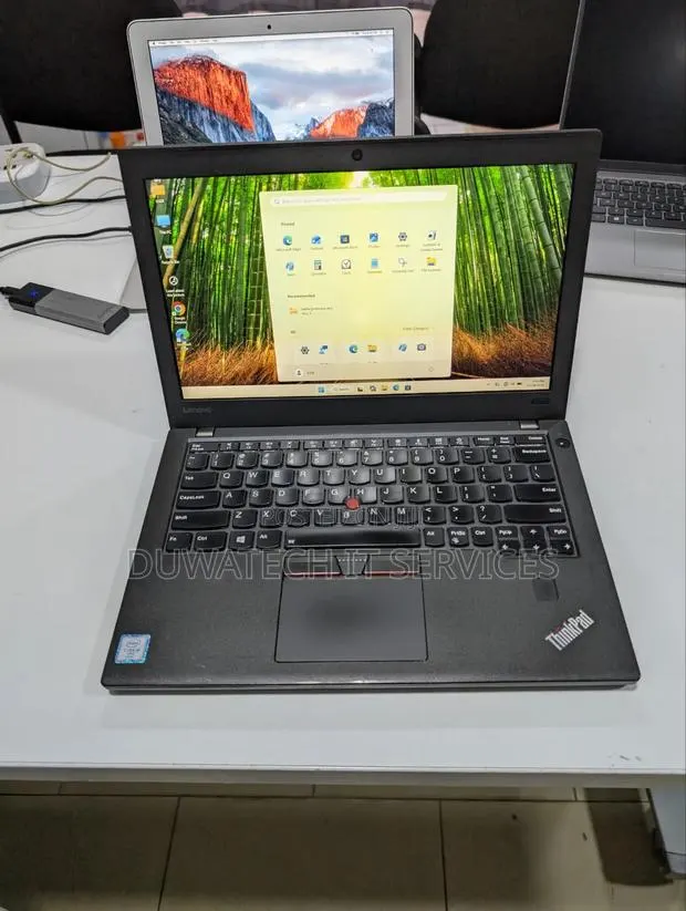 Laptop Lenovo ThinkPad X270 8GB Intel Core i5 SSD 256GB · Photo 1