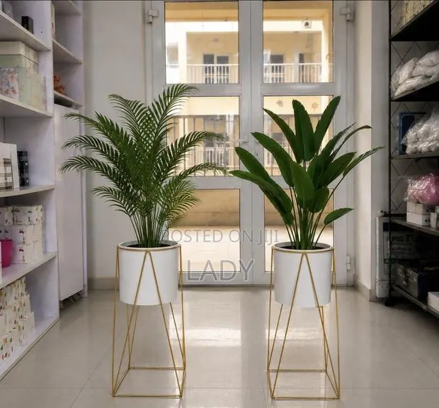 Artificial Plant and Pot for Sale · Photo 1