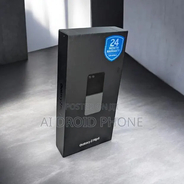 New Samsung Galaxy Z Flip 5 256 GB Blue · Photo 1