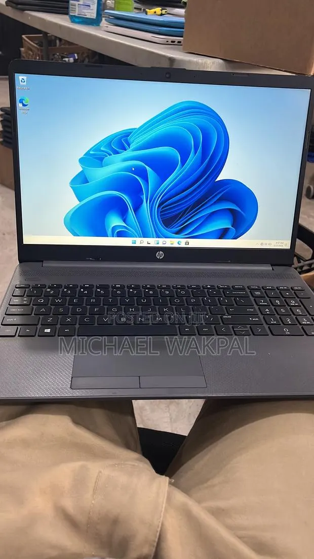 Laptop HP 15s 8GB AMD Ryzen 3 SSD 256GB · Photo 1