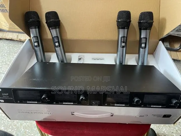 Shure U8900 4in1 Conference Microphone · Photo 1
