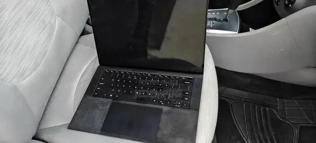 Laptop Dell Precision 5560 32GB Intel Core i5 SSD 1T · Photo 1