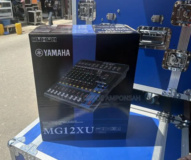 Yamaha MG12 · Photo 1