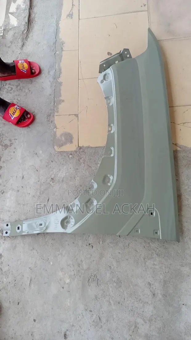 Hyundai Santa Fe 2025 Fenders · Photo 1