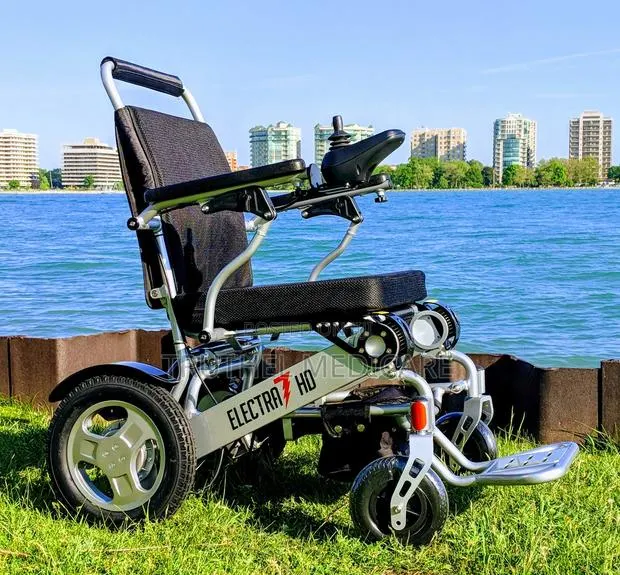 Power Electronic Standing Wheelchair · Photo 1