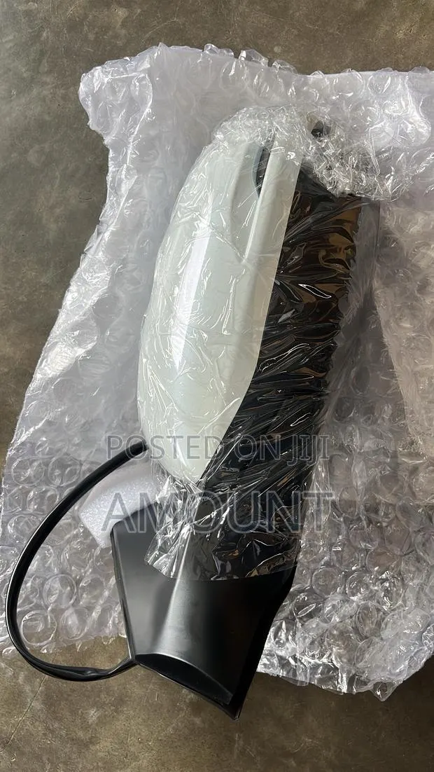 Honda CR-V 2023 Side Mirror · Photo 1