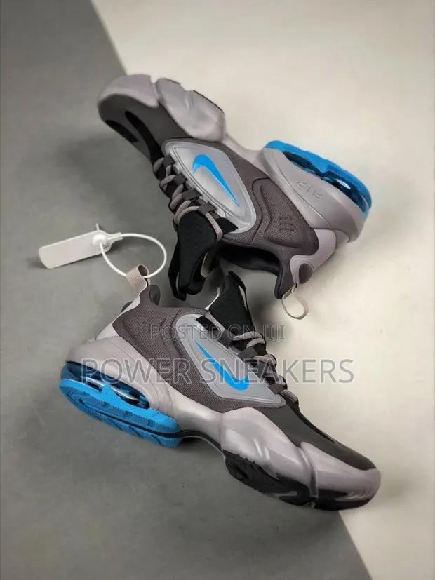Nike Air Max Alpha Savage · Photo 1