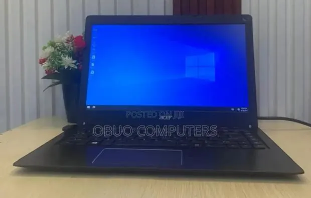 Laptop Acer Swift 1 4GB Intel SSD 128GB · Photo 1