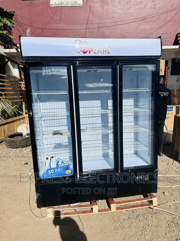 Silent Operations Display Fridge Pearl PVC-150 White · Photo 1