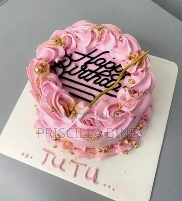 Strawberry Whipped Cream Cake · Photo 1