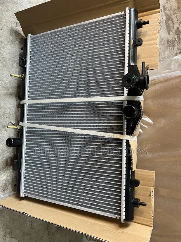 Nissan Versa 2008 2009 2010 Water Tank (Radiator) · Photo 1