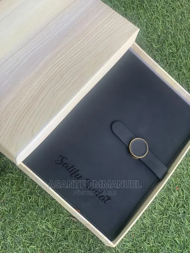Customize Diary, Wallet, Pen, Keyring and Flask · Photo 1