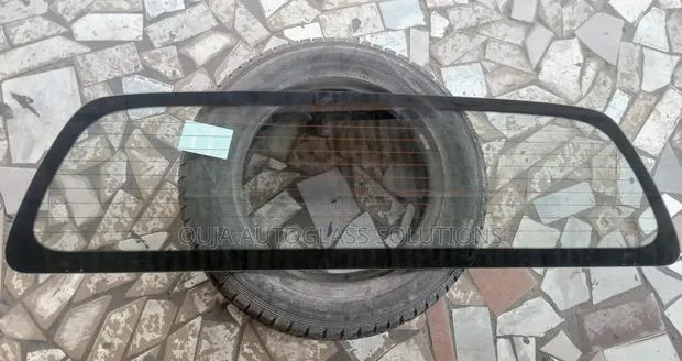 2006 Nissan Navara Heated Back Window Back Glass Available · Photo 1
