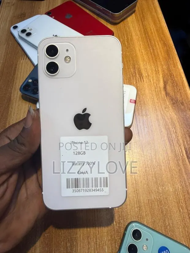 Apple iPhone 12 128 GB White · Photo 1