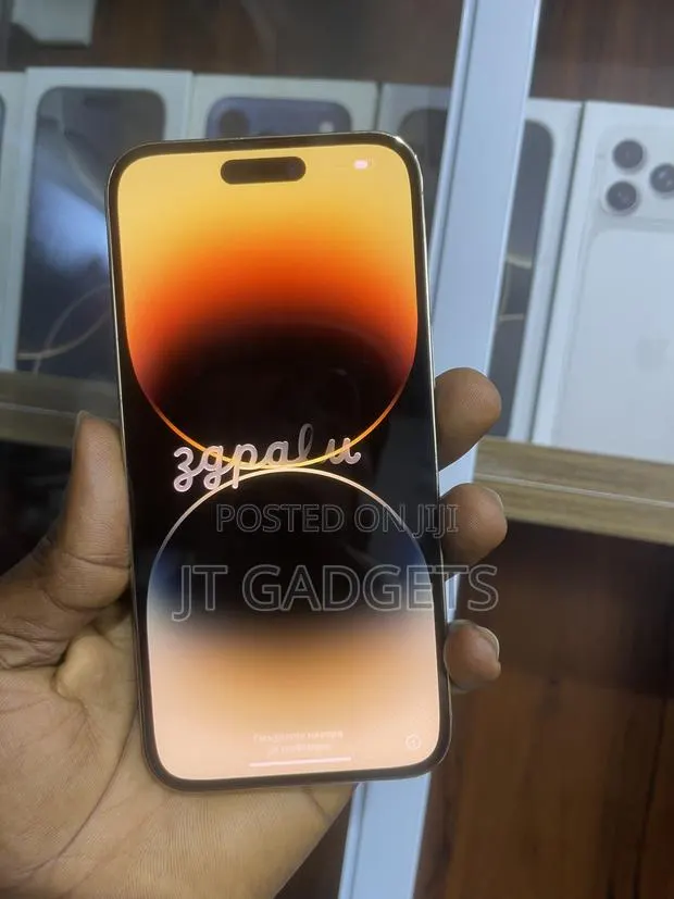 Apple iPhone 14 Pro Max 256 GB Gold · Photo 1