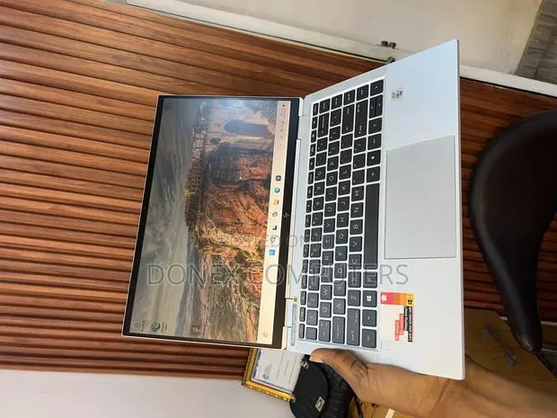 Laptop HP EliteBook x360 1040 G7 16GB Intel Core i7 SSD 512GB · Photo 1