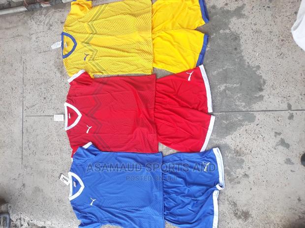 Original Set of Jersey With Holes at Cool Price · Photo 3