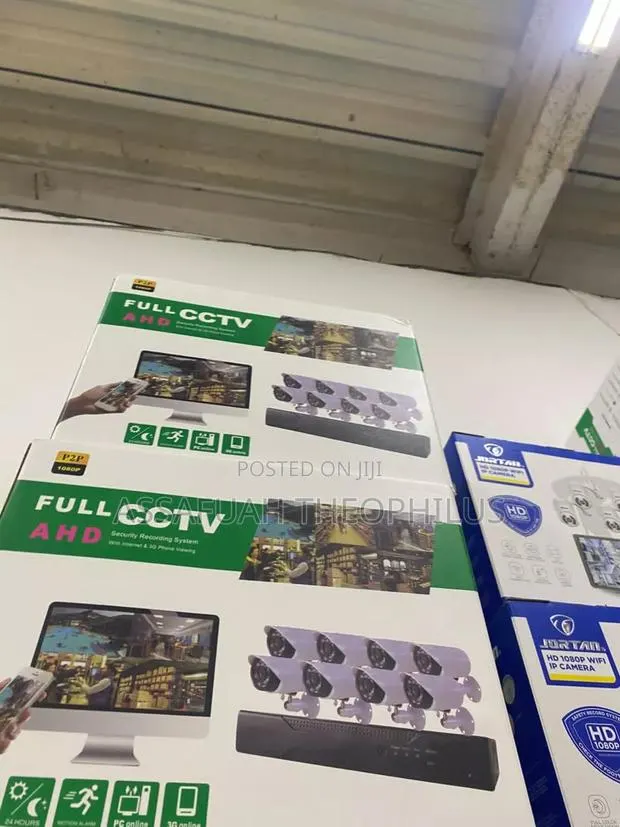 8 Cameras Full-Color and DVR Device · Photo 1