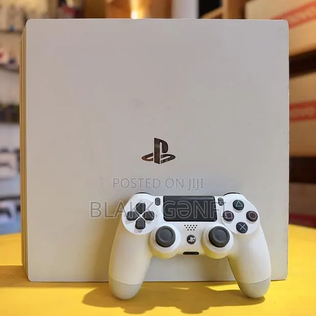 Ps4 Pro White Console · Photo 1