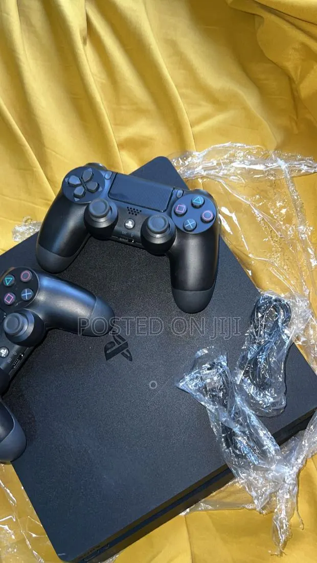 PS4 Slim Loaded With Games · Photo 1