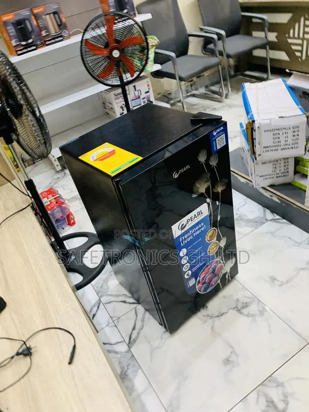 Ultra Modern Pearl Pf-109 Single Door Table Top Refrigerator (Black) · Photo 1