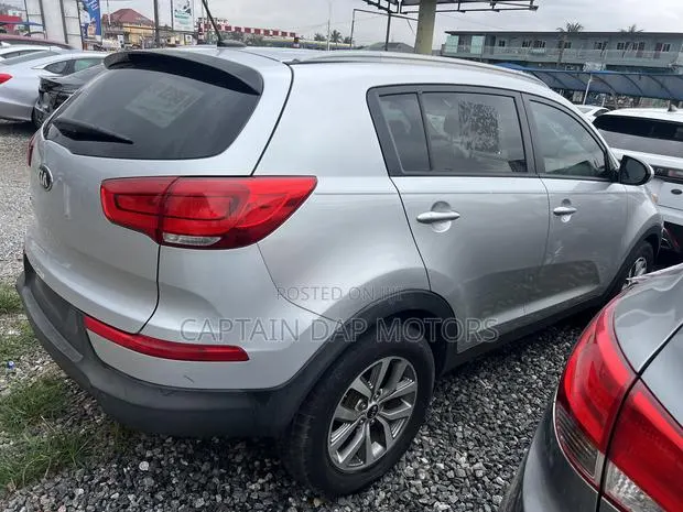 Kia Sportage LX 4dr SUV (2.4L 4cyl 6A) 2016 Silver · Photo 6