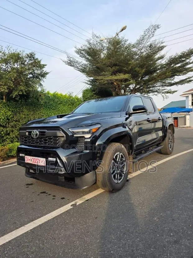 Toyota Tacoma 2025 Black · Photo 1