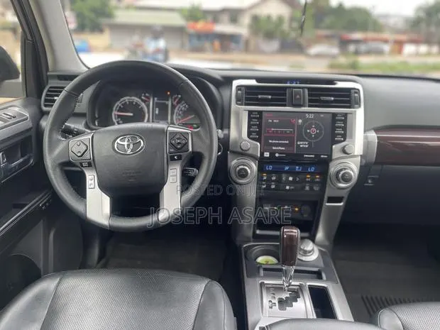 Toyota 4-Runner Limited 2021 Black · Photo 1