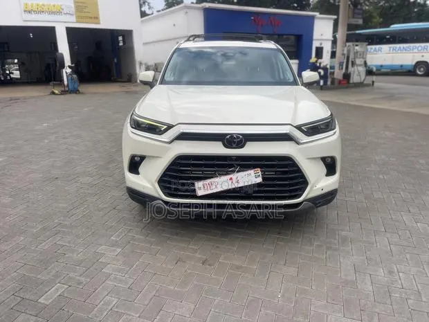 Toyota Grand Highlander Platinum AWD 2024 · Photo 1
