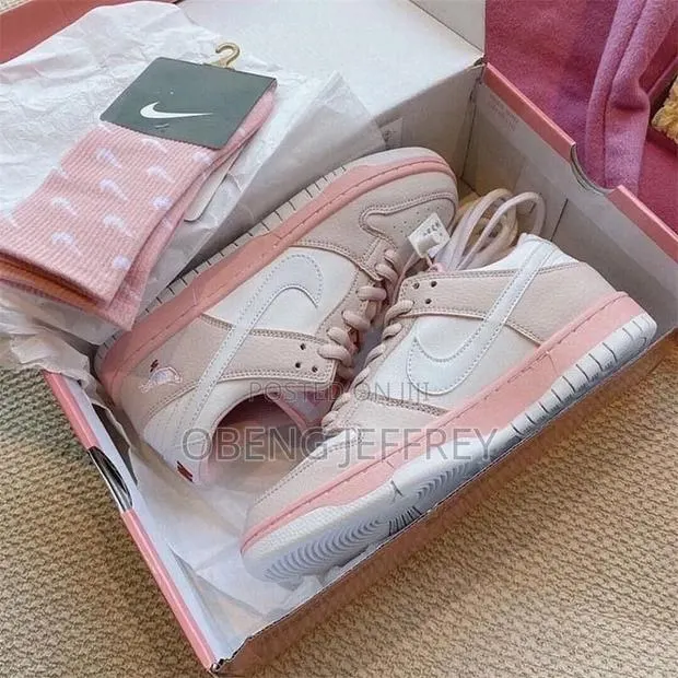 Original Nike SB Pink Pigeon · Photo 1