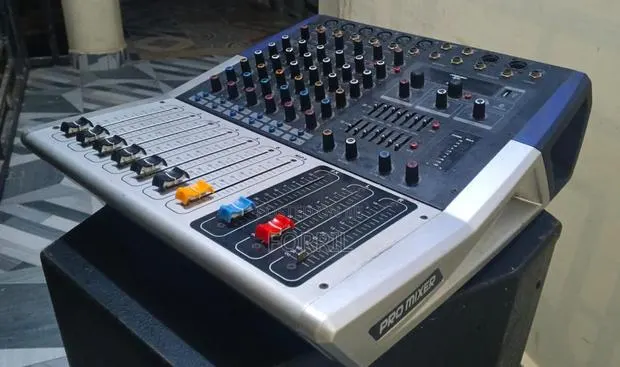 Pro DJ Mixer Kv60 · Photo 1