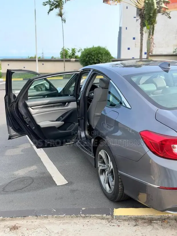 Honda Accord EX-L 2018 Silver · Photo 1