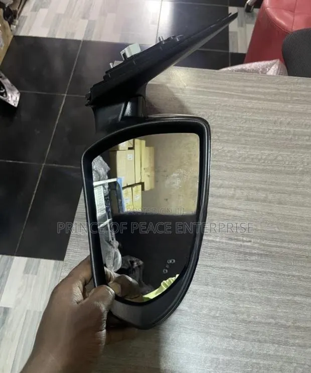 Elantra 2020 Drivers Mirror With Sensor · Photo 1
